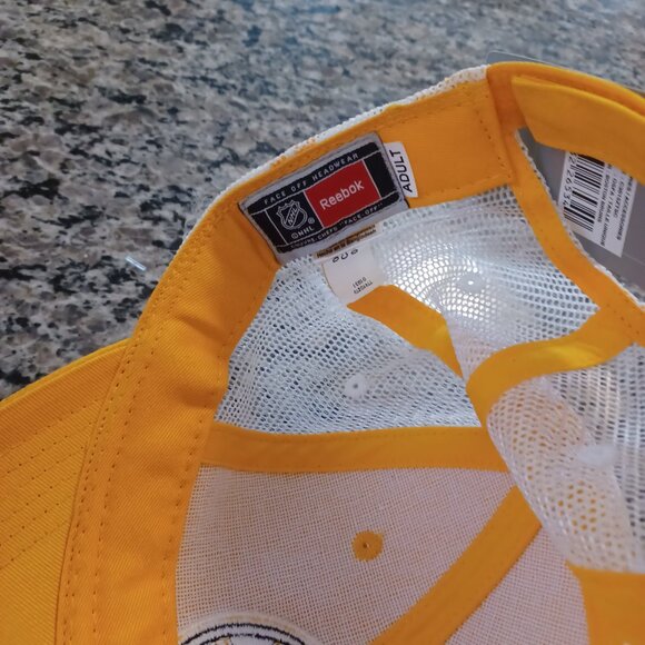 Reebok NHL Boston Bruins Cap Hat Mesh Trucker NEW - Picture 6 of 6